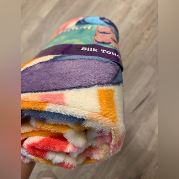 NWT Lilo & Stitch Silk Touch Throw Blanket 40in × 50in - Picture 11 of 11